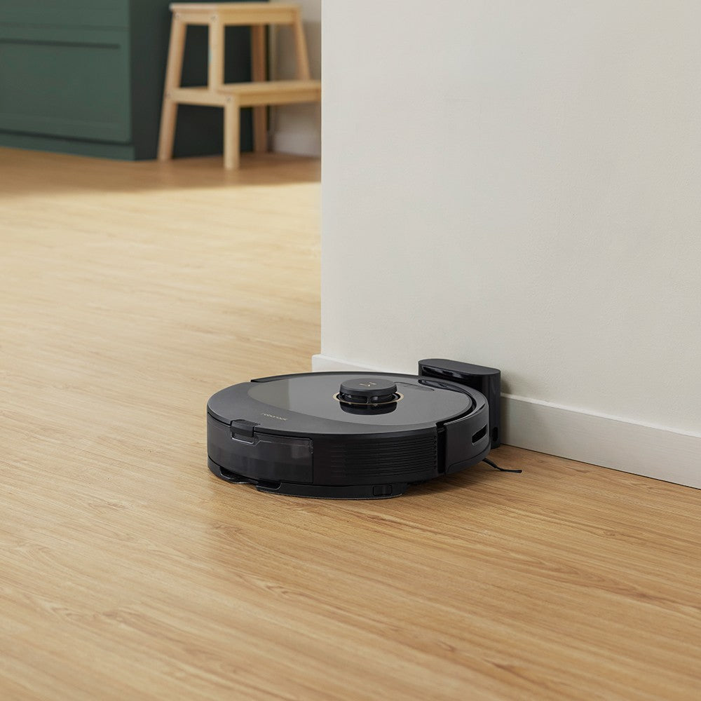 Roborock Q8 Max Robot Vacuum and Mop Cleaner - Black