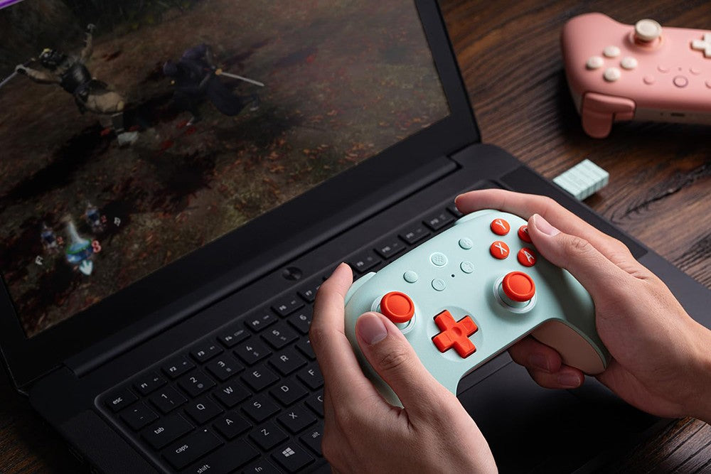 Bezdrátový herní ovladač 8BitDo Ultimate 2C pro Windows PC a Android, frekvence dotazování 1000 Hz, joysticky s Hallovým efektem a Hallovými spouštěči - růžový