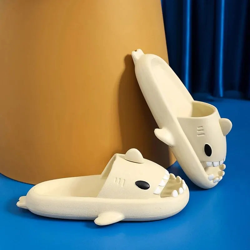 Roztomilé žraločí pantofle Platforma Ženy Muži Vnitřní koupelna Cloud Slides Páry Léto Měkké Eva Dámské Mužské Plážové žabky