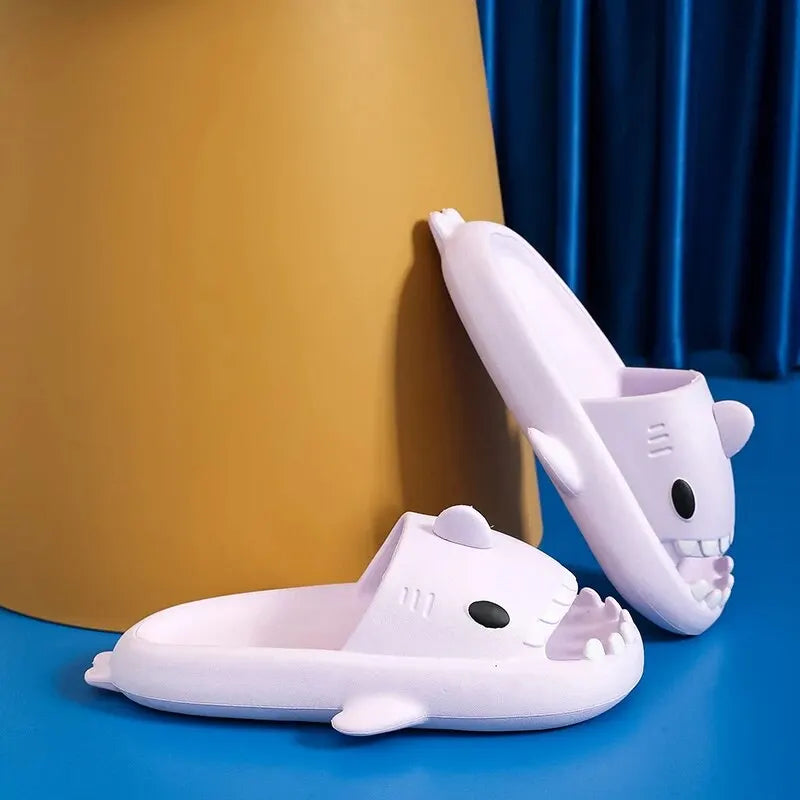 Roztomilé žraločí pantofle Platforma Ženy Muži Vnitřní koupelna Cloud Slides Páry Léto Měkké Eva Dámské Mužské Plážové žabky
