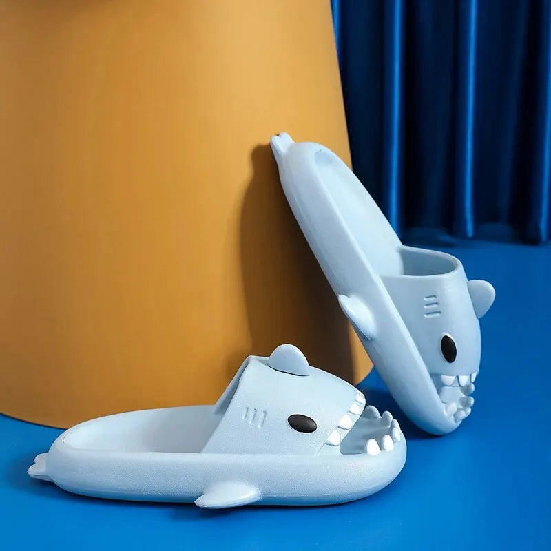 Roztomilé žraločí pantofle Platforma Ženy Muži Vnitřní koupelna Cloud Slides Páry Léto Měkké Eva Dámské Mužské Plážové žabky