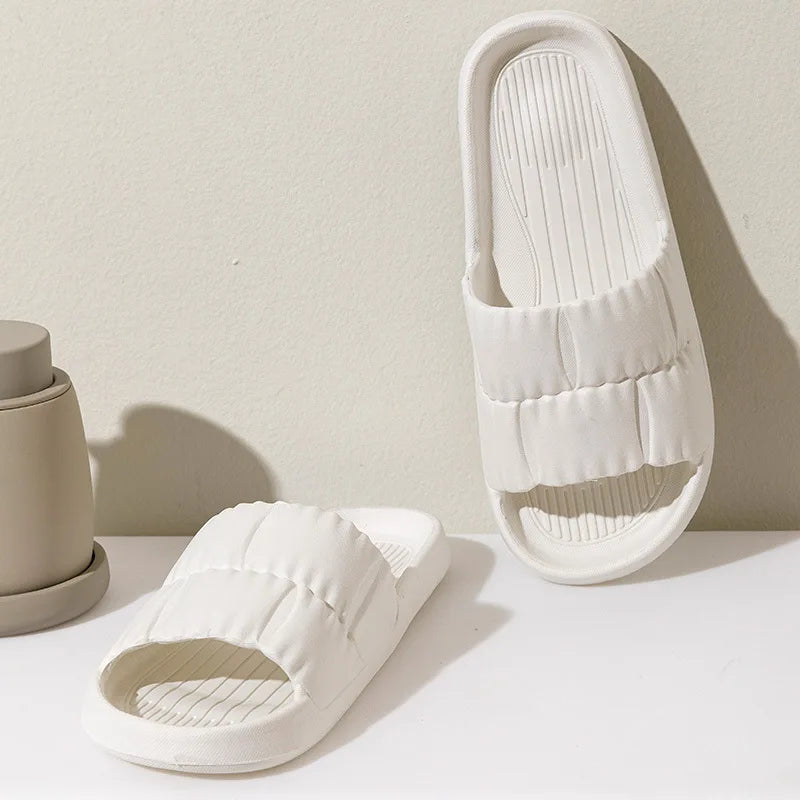 2024 Muži Ženy Měkká podrážka Cloud Pantofle Silná platforma Vnitřní Venkovní plážové sandály Letní EVA Žabky proti skluzu