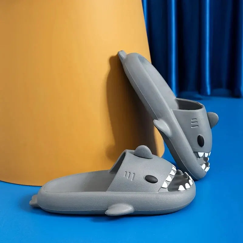 Roztomilé žraločí pantofle Platforma Ženy Muži Vnitřní koupelna Cloud Slides Páry Léto Měkké Eva Dámské Mužské Plážové žabky
