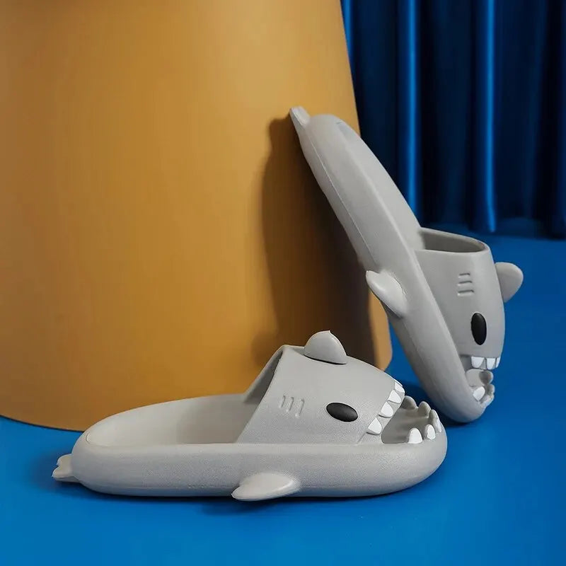 Roztomilé žraločí pantofle Platforma Ženy Muži Vnitřní koupelna Cloud Slides Páry Léto Měkké Eva Dámské Mužské Plážové žabky