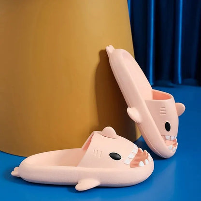 Roztomilé žraločí pantofle Platforma Ženy Muži Vnitřní koupelna Cloud Slides Páry Léto Měkké Eva Dámské Mužské Plážové žabky