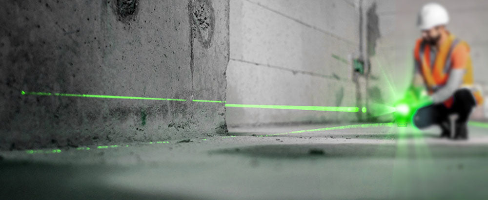 CIGMAN CM-801 3x360° samonivelační laserový nivelační systém, 3D zelený kříž, IP54, s duálními dobíjecími bateriemi, dálkovým ovladačem a magnetickým držákem ve tvaru L