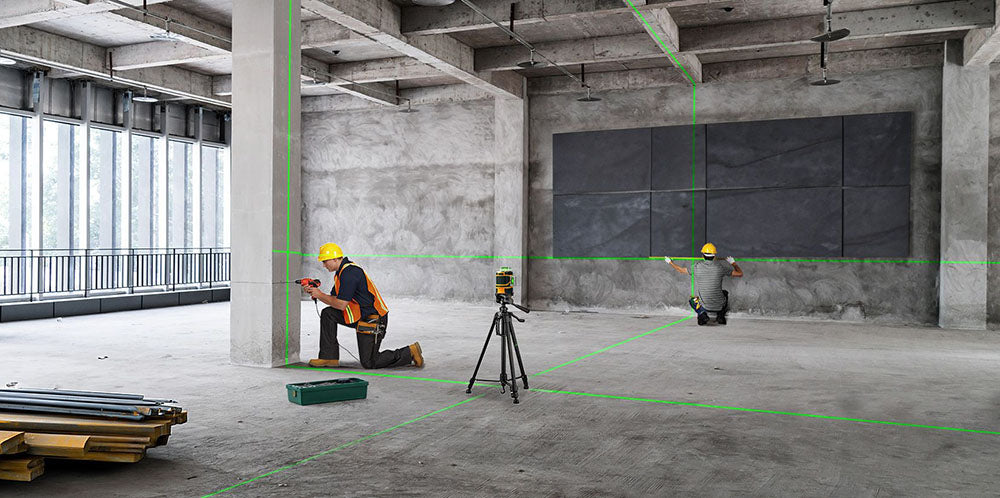 CIGMAN CM-801 3x360° samonivelační laserový nivelační systém, 3D zelený kříž, IP54, s duálními dobíjecími bateriemi, dálkovým ovladačem a magnetickým držákem ve tvaru L