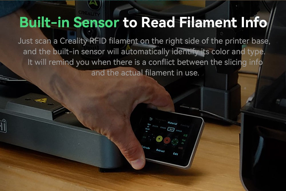 Creality Hi Combo, systém CFS Multimateriál, rychlý tisk 500 mm/s, monitorovací kamera s krytkou pro ochranu soukromí, až 16 barev, automatická kalibrace, automatické vyrovnání podložky, redukce náklonu v ose X, celokovové tělo, 260*260*300 mm