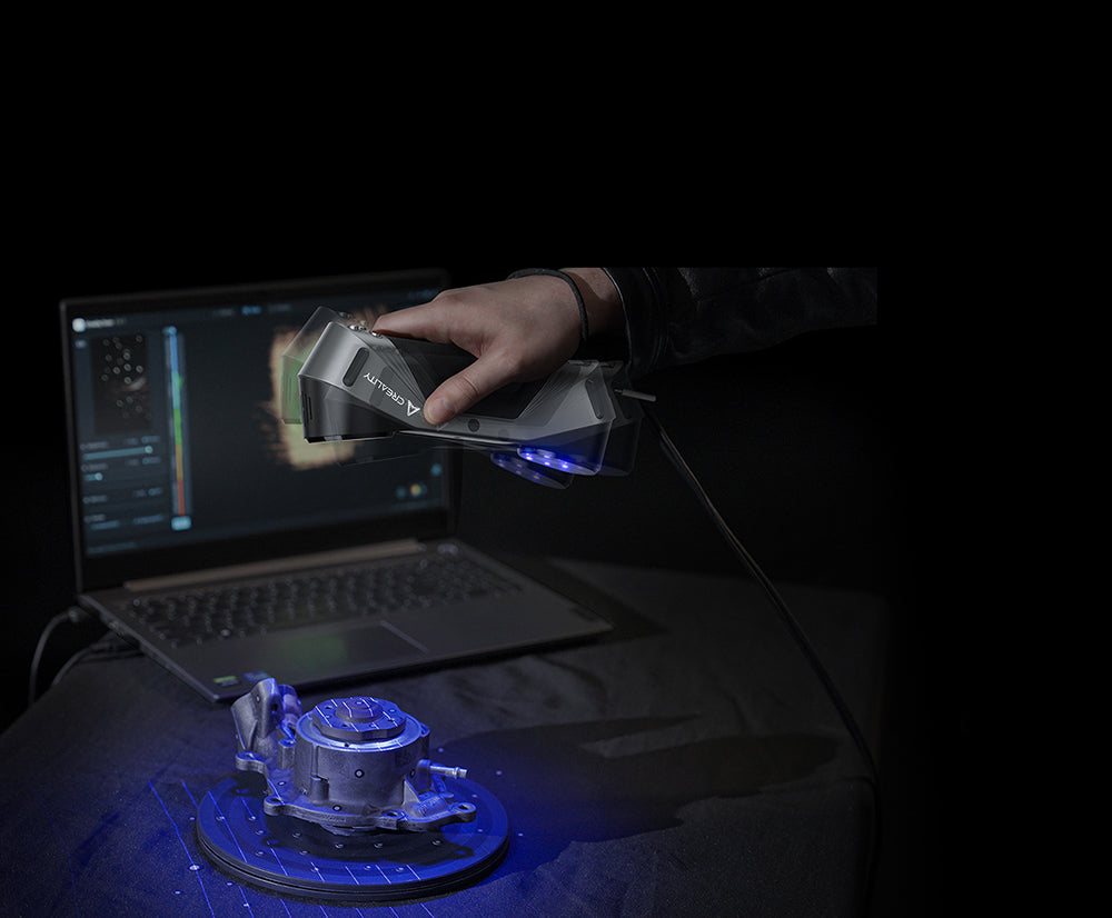 3D skener Creality Raptor, hybridní modrý laser NIR, rychlost skenování 60 snímků za sekundu, objekty o velikosti 5–2000 mm, 24bitové plnobarevné skenování, přesnost 0,02 mm, ochrana proti otřesům