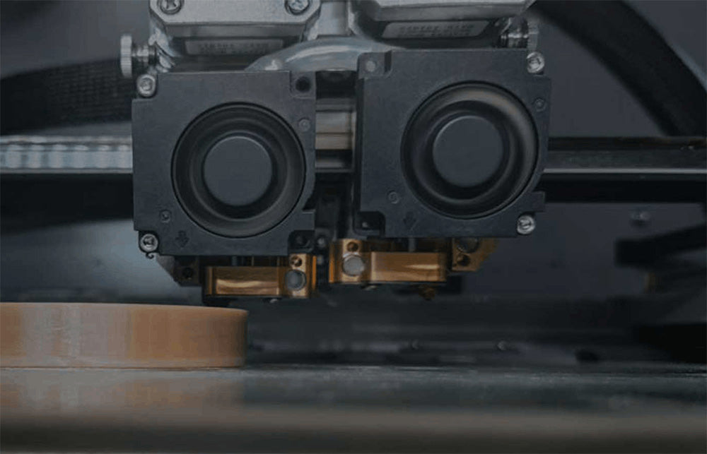 3D tiskárna CreatBot PEEK-300, automatické vyrovnávání, automatické zvedání duálních extruderů, rychlost tisku 10–120 mm/s, systém přímého žíhání, chlazení vzduchovým čerpadlem/vodou, objem jednoho extruderu 300x300x400 mm, objem duálního extruderu 240x300x400 mm