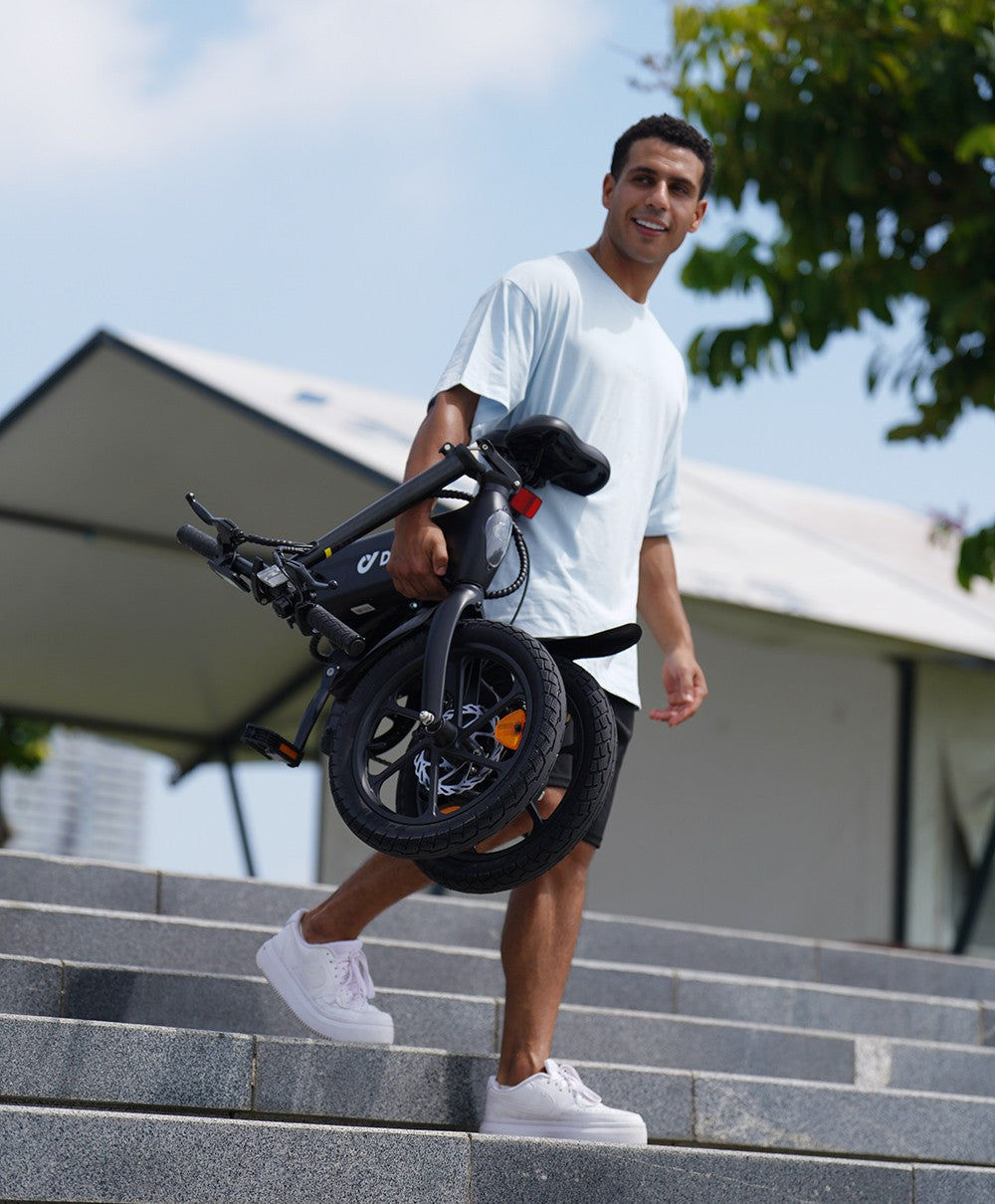 Elektrokolo DYU A16, motor 250 W, baterie 36 V 10 Ah, 16palcové pneumatiky, maximální rychlost 25 km/h, dojezd 55 km, dvojité kotoučové brzdy - černé