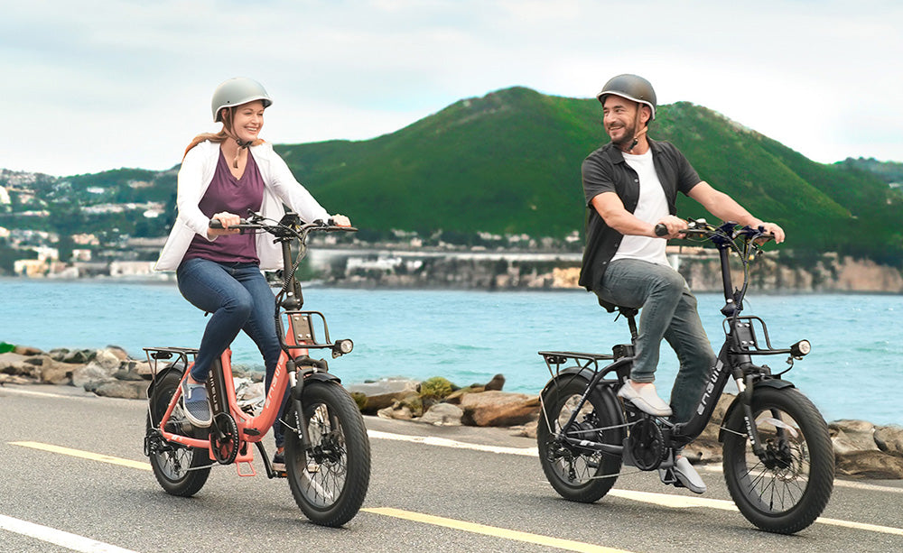 Elektrokolo ENGWE L20 2.0, pneumatiky 20*3,0 palce, motor v náboji 750 W, baterie 52 V 13 Ah, maximální rychlost 45 km/h, dojezd 135 km, mechanická kotoučová brzda, řazení Shimano 7 rychlostí - zelené