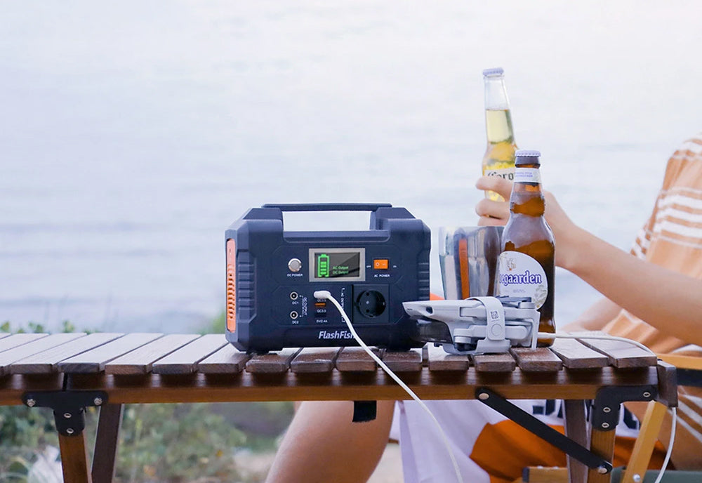 Přenosná elektrárna FlashFish E200 200W, 151Wh lithiová baterie, 1x čistá sinusová vlna, výstup AC220V, pro obytné vozy a kempingové dodávky