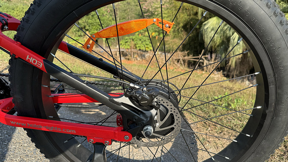 Elektrokolo Halo Knight H03, motor 1000 W, baterie 48 V 19,2 Ah, pneumatiky 27,5*3,0 palce, maximální rychlost 50 km/h, maximální dojezd 90 km, hydraulické brzdy, řazení Shimano 7 rychlostí - červené