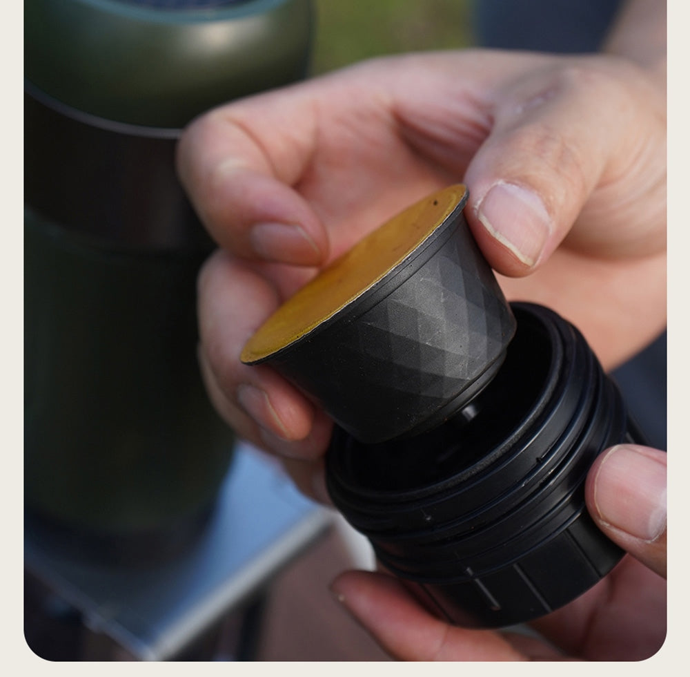 Bezdrátový přenosný espresso kávovar HiBREW H4B 3 v 1, tlak 15 barů, dobíjecí baterie 2200 mAh, s adaptérem a úložným pouzdrem.