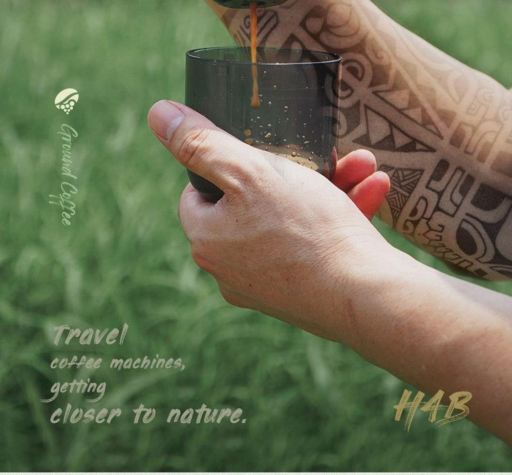 Bezdrátový přenosný espresso kávovar HiBREW H4B 3 v 1, tlak 15 barů, dobíjecí baterie 2200 mAh, s adaptérem a úložným pouzdrem.