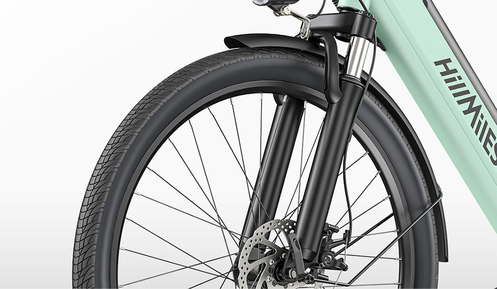 Elektrické kolo HillMiles MileCity1, motor 250 W, baterie 36 V 13 Ah, pneumatiky 26 palců, maximální rychlost 32 km/h, maximální dojezd 100 km, řazení Shimano 7 rychlostí, mechanická kotoučová brzda, odpružená přední vidlice, vodotěsnost IP65 - šedá