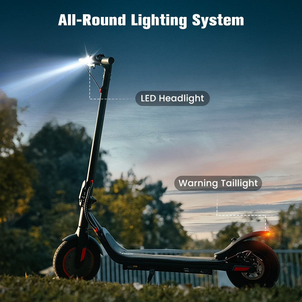 Elektrická koloběžka iScooter i9M, motor 500 W, baterie 42 V 7,5 Ah, 10palcové pneumatiky, maximální rychlost 35 km/h, dojezd 30 km, přední elektronická brzda a zadní kotoučová brzda, ovládání aplikací, LCD displej