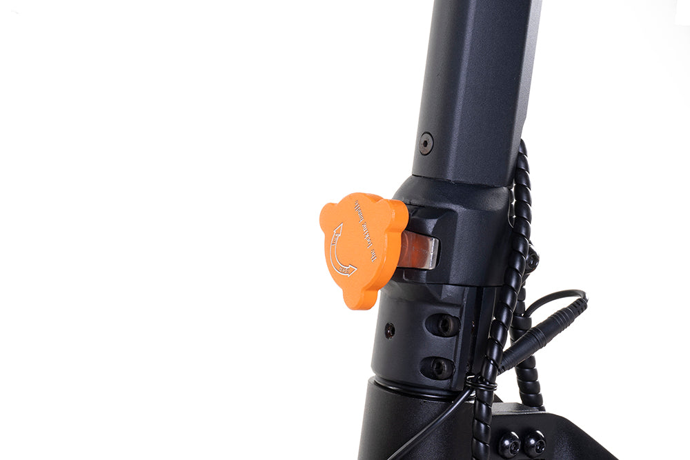 Elektrická koloběžka KuKirin G2 Max, 10palcové terénní pneumatiky, motor 1000 W, maximální rychlost 55 km/h, baterie 48 V 20 Ah, dojezd 80 km, maximální zatížení 120 kg, odnímatelné sedadlo, nastavitelná výška