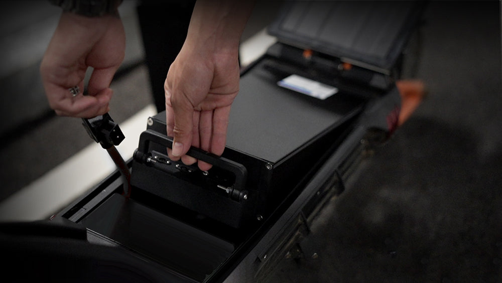 KuKirin G3 Pro 2024 verze 1200W*2 motor terénní elektrická koloběžka 10palcové pneumatiky 52V 23,2Ah vyměnitelná baterie dojezd 80 km maximální rychlost 65 km/h dvojitý hydraulický tlumič nárazů vodotěsnost IP54 dvojitá hydraulická brzda