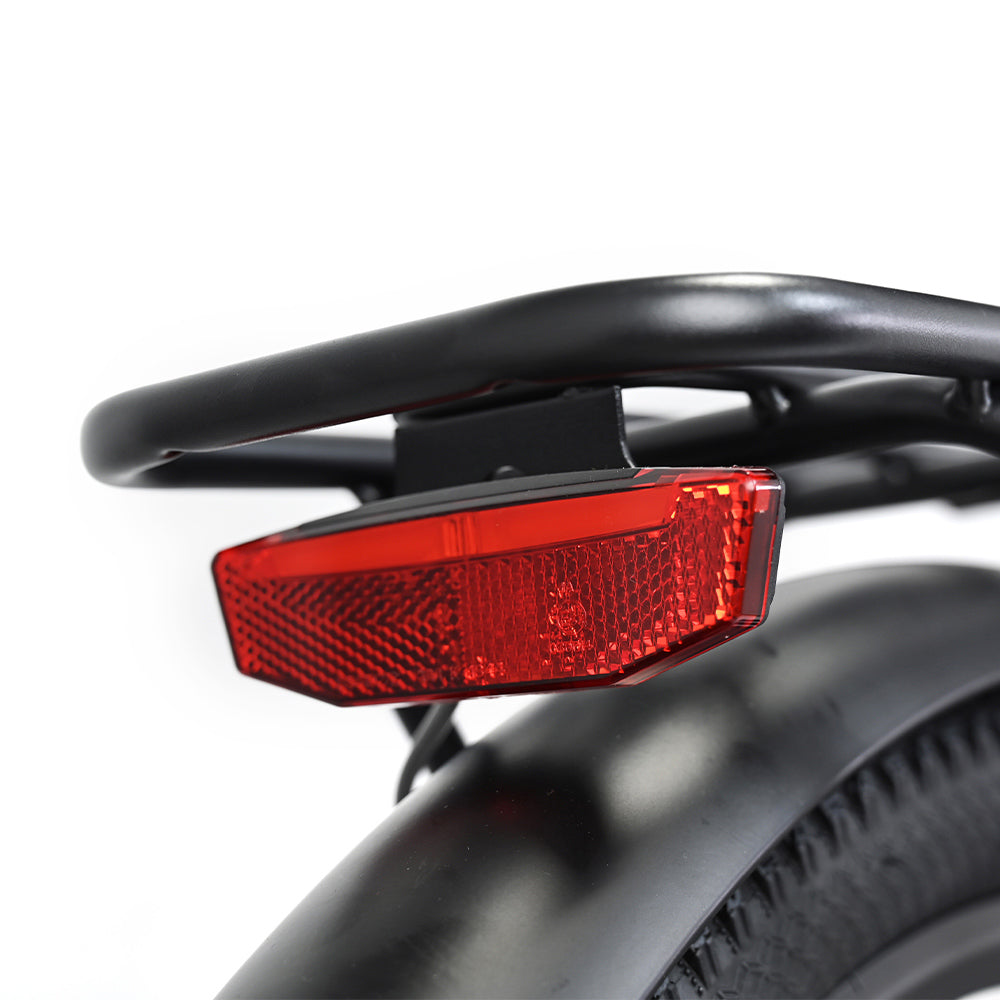 Městské elektrické kolo ONESPORT OT18, pneumatiky 26*2,35 palce, motor 250 W, rychlost 25 km/h, 36 V 14,4 Ah velká baterie, dojezd až 100 km, 7stupňové řazení Shimano, přední tlumící vidlice, stoupání 25 stupňů, Bluetooth aplikace - černé