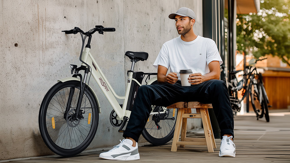 Městské elektrické kolo ONESPORT OT18, pneumatiky 26*2,35 palce, motor 250 W, rychlost 25 km/h, 36 V 14,4 Ah velká baterie, dojezd až 100 km, 7stupňová převodovka Shimano, přední tlumící vidlice, stoupání 25 stupňů, Bluetooth aplikace - černá