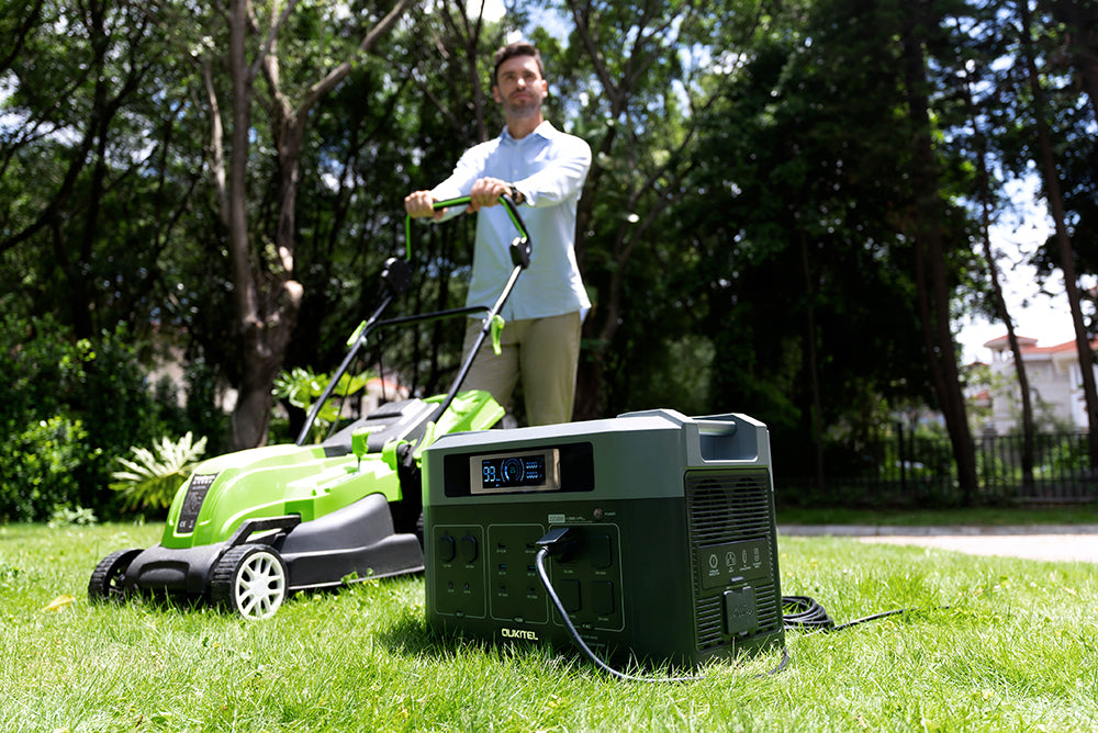 Balkonová elektrárna OUKITEL BP2000, solární generátor s LiFePO4 bateriemi 2048 Wh/640 000 mAh, výstupní výkon 2200 W AC, UPS 2000 W, nabíjení 1800 W AC, možnost rozšíření až na 7 baterií, 15 výstupů, kompatibilní s 99 % balkonových elektráren.