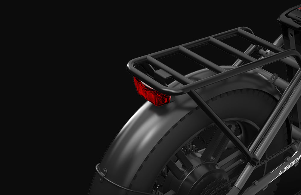 Elektrokolo PVY LS20, motor 250 W, baterie 48 V 16,5 Ah, tlusté pneumatiky 20 x 4,0 palce, maximální rychlost 25 km/h, dojezd 100 km, hydraulická brzda, uzamykatelná tlumicí vidlice, řazení Shimano 7 rychlostí, LCD displej - šedé