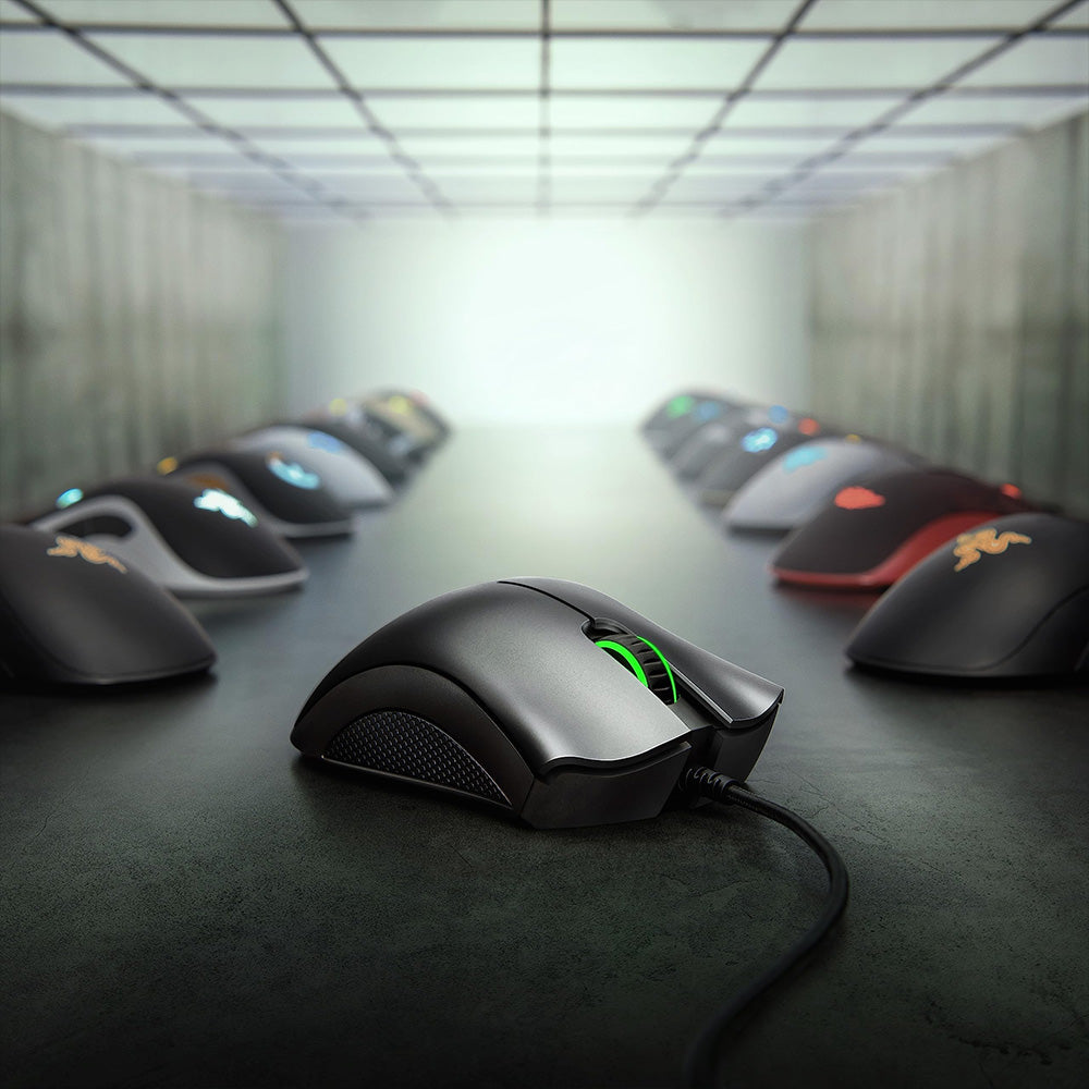 Herní myš Razer DeathAdder Essential, optický senzor 6400 DPI, 5 programovatelných tlačítek, mechanické spínače, gumové boční úchopy - černá