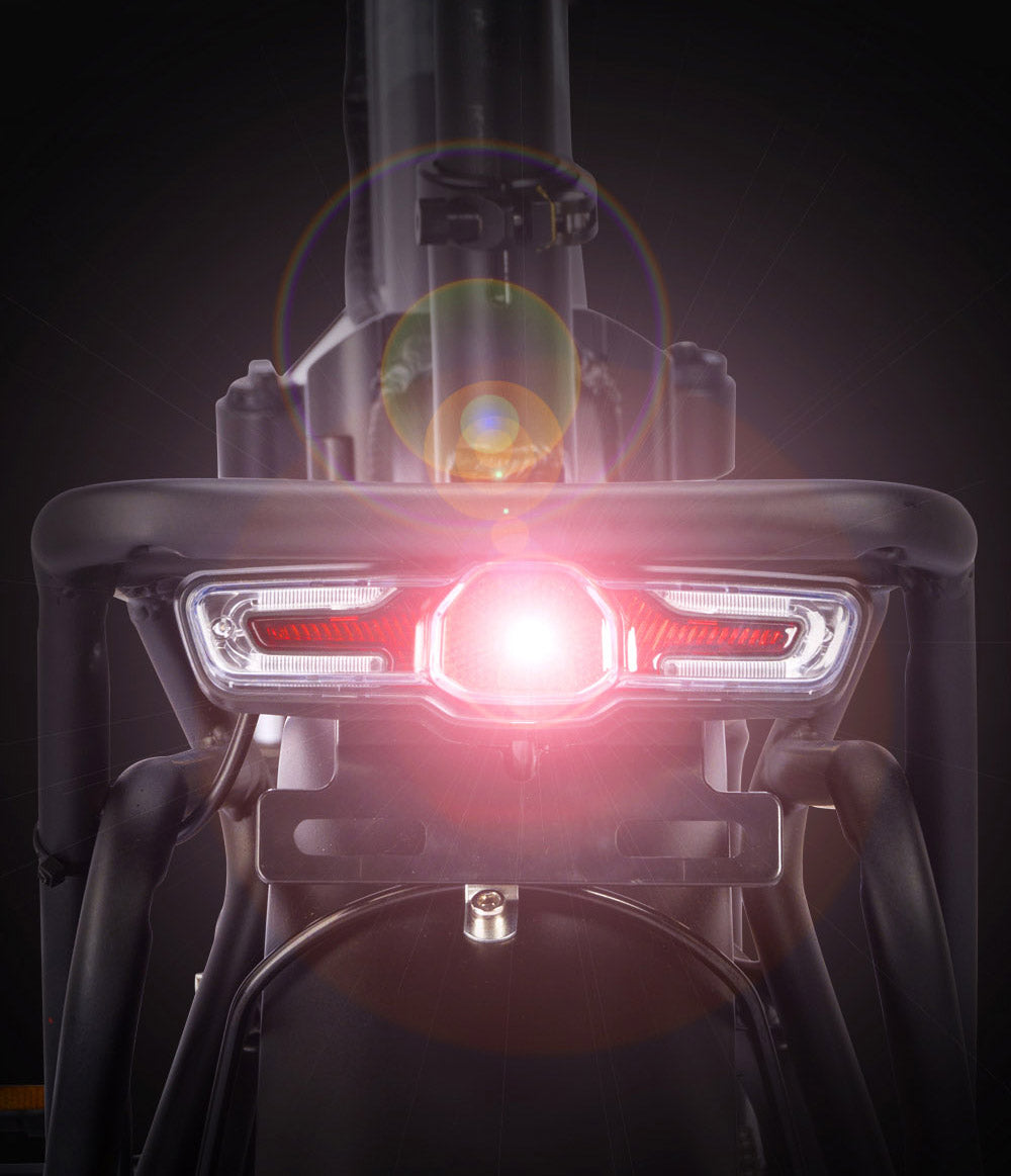 Skládací elektrokolo Ridstar H20, motor 1000 W, baterie 48 V 15 Ah, tlusté pneumatiky 20 x 4,0 palce, maximální rychlost 45 km/h, maximální dojezd 80 km, řazení Shimano 7 rychlostí, dvojité kotoučové brzdy, dvojité hydraulické odpružení vpředu a vzadu.