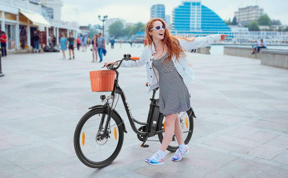 Elektrokolo TTGO YY-26ST, motor 250 W, baterie 36 V 14,5 Ah, pneumatiky 26*1,95 palce, maximální rychlost 25 km/h, maximální dojezd 100 km, kotoučová brzda, řazení SHIMANO 6 rychlostí, LED displej - černé