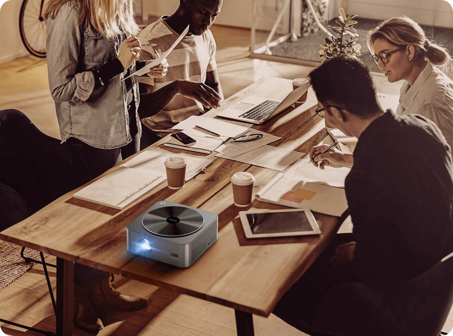 Projektor Ultimea Apollo P40 s nativním rozlišením 1080P a 700 lumeny